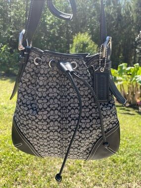 Vintage Coach 9952 Black Lulu’s Legacy  Drawstring Shoulder Bucket Bag (2003)